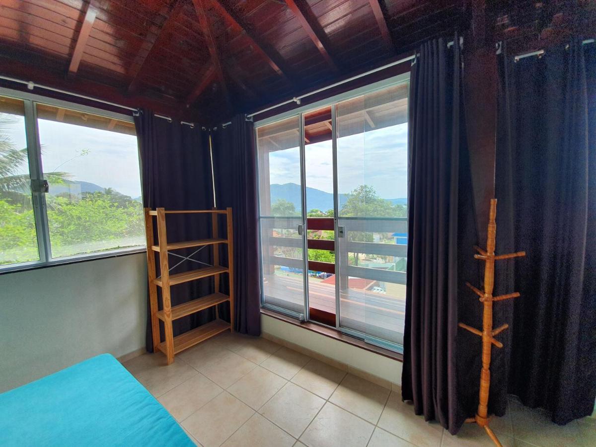 Holiday home Casa Orquideas Da Lagoinha